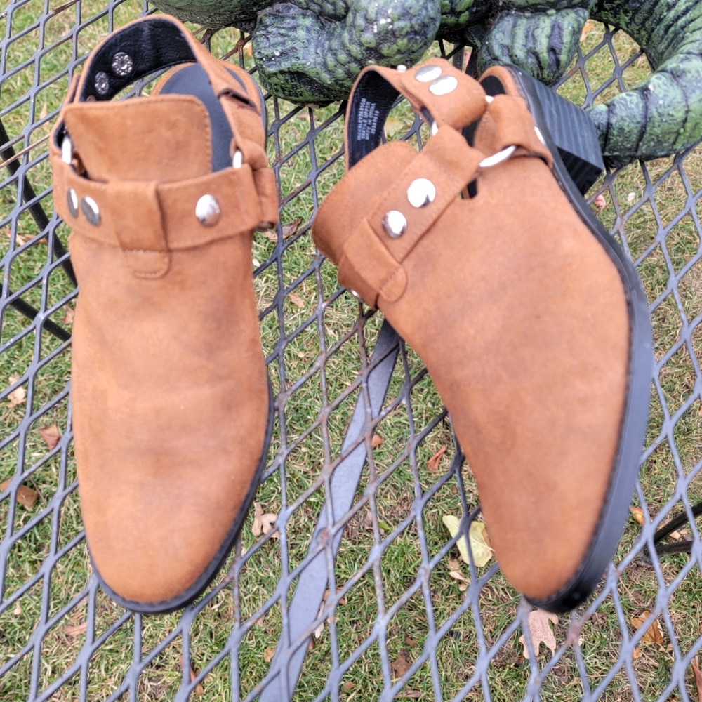 Indigo Rd. Brown Cesley booties Sz 8.5